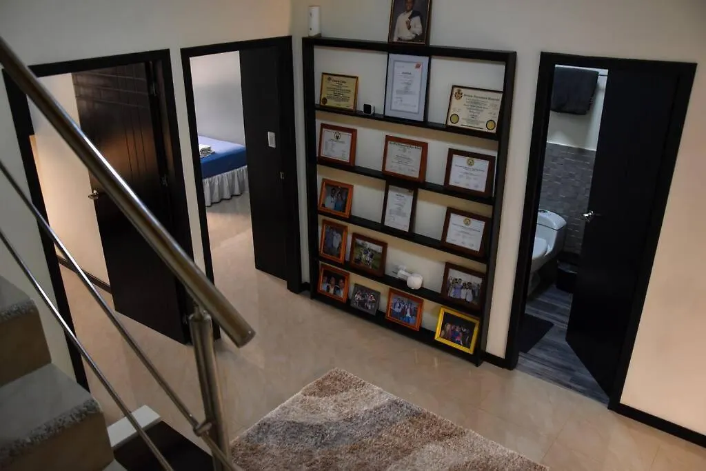 펜션 Serenity Apartment 푸에르토아요라