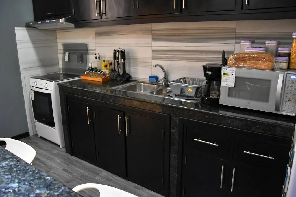 펜션 Serenity Apartment 푸에르토아요라