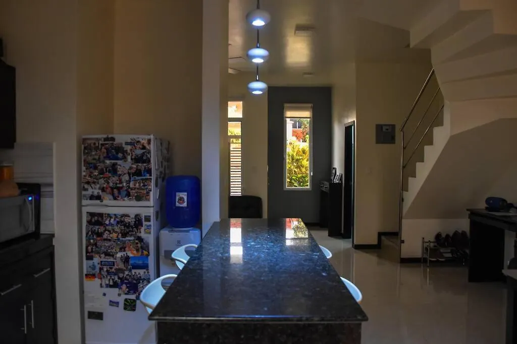 Serenity Apartment 푸에르토아요라 0*,