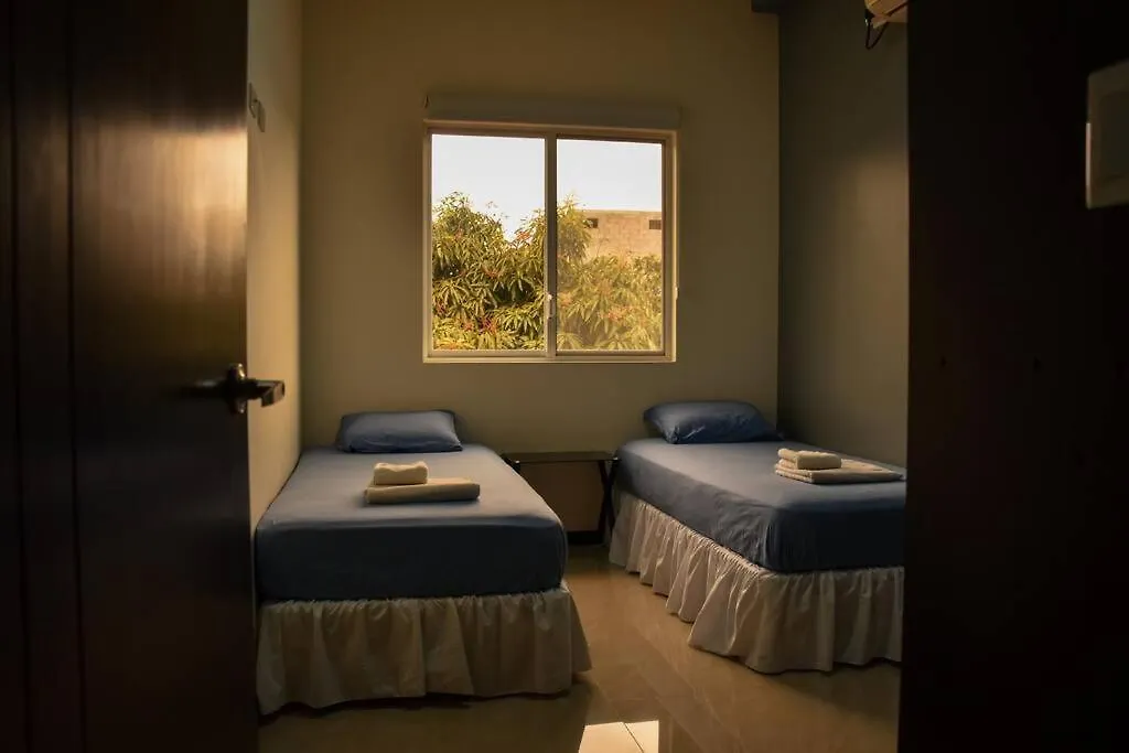 Serenity Apartment 푸에르토아요라 펜션
